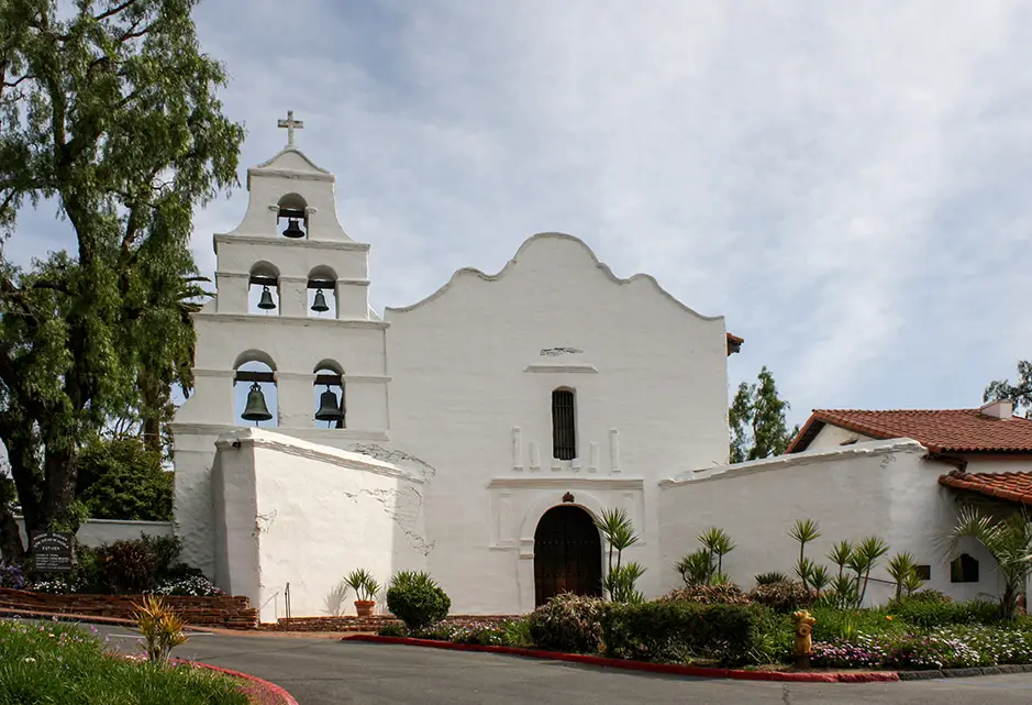 Mission_San_Diego_de_Alcalá_-_church-2