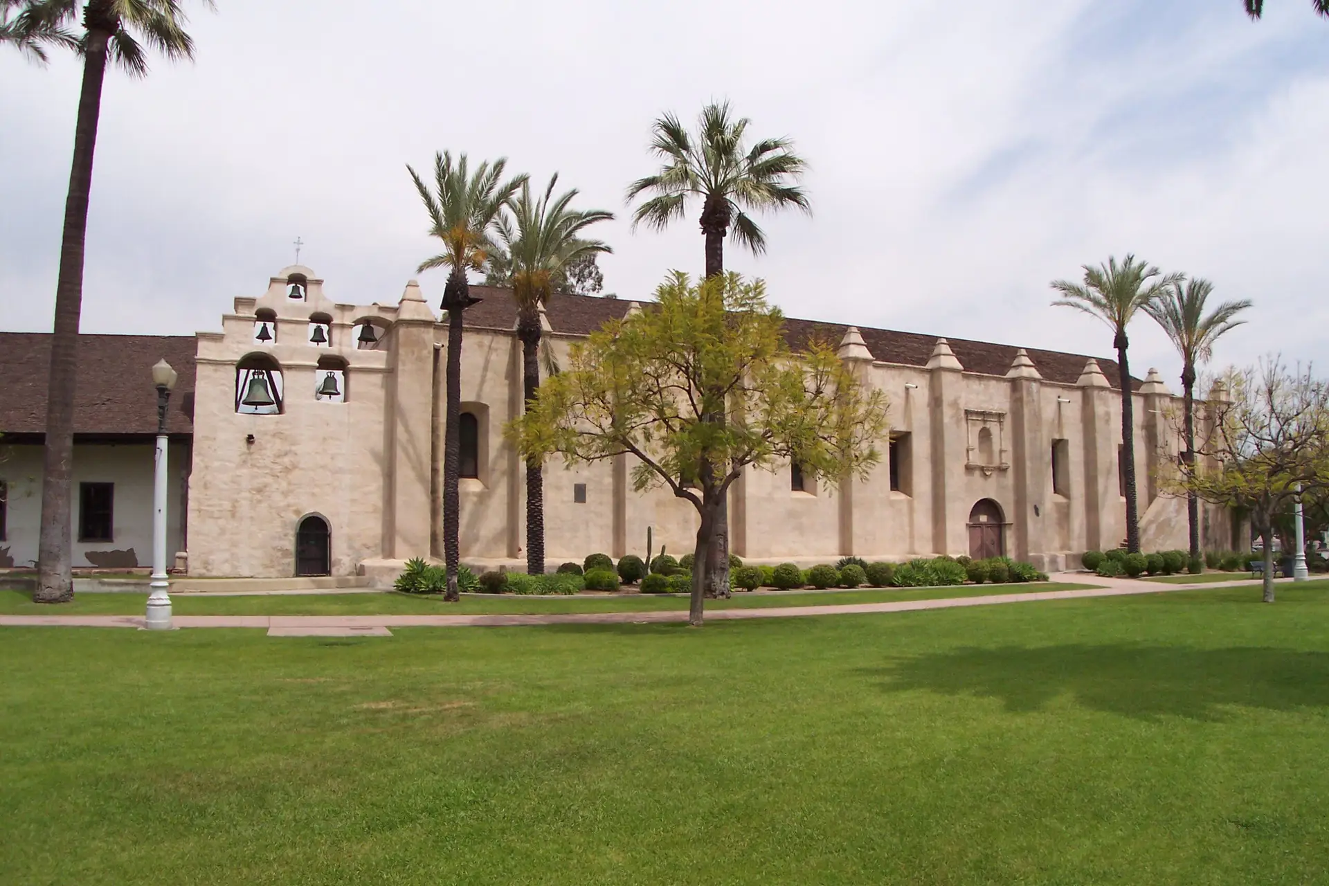 Mission_San_Gabriel_4-15-05_6611